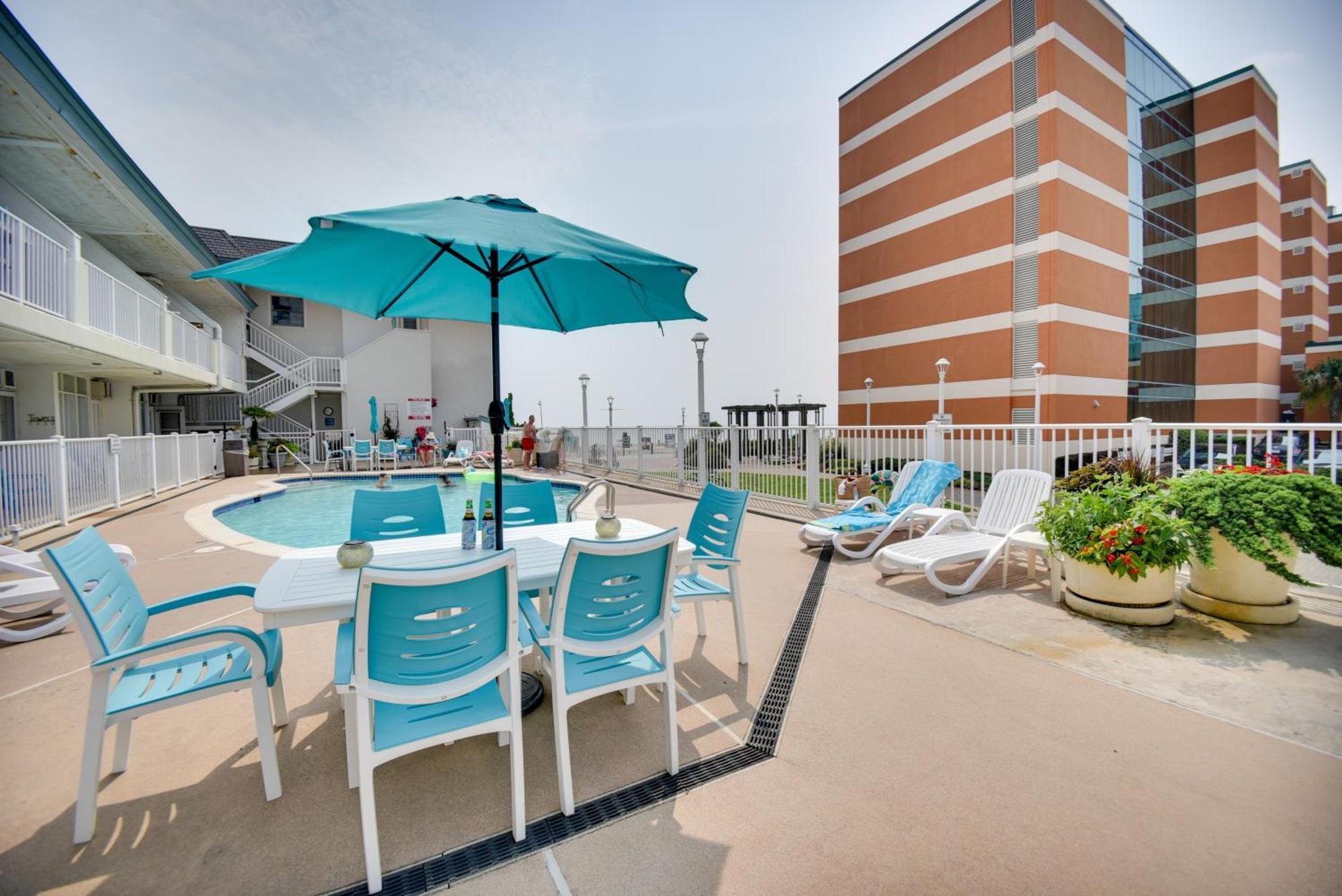 Chic Virginia Beach Retreat - Pool, Steps To Beach Eksteriør bilde