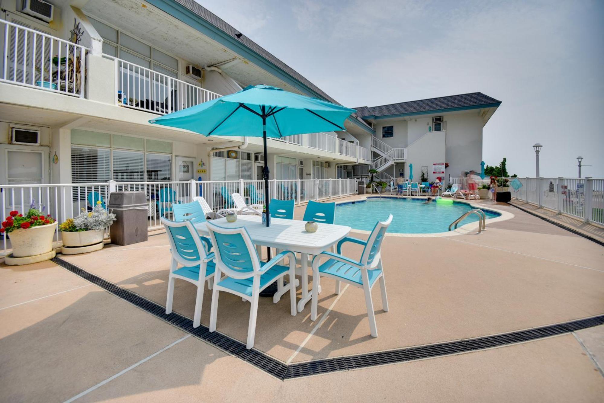Chic Virginia Beach Retreat - Pool, Steps To Beach Eksteriør bilde